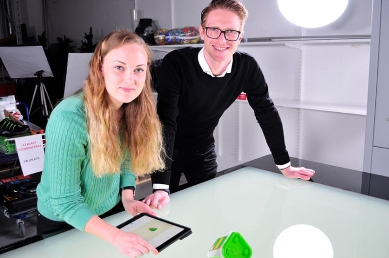 Petra Jonsson och Anders Pemer vid "krabban".