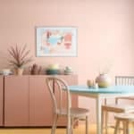 Pure Breeze är som ett nytt hoppfullt andetag fyllt av syre med sina pigga och fräscha kulörer. 